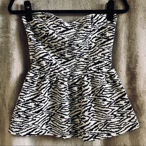 B&W Print Strapless Peplum Top